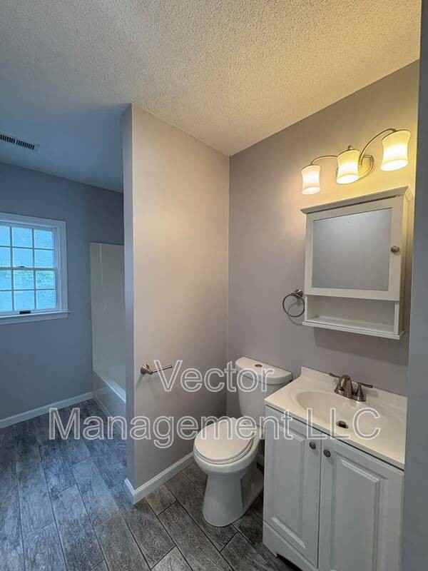 2842 Dixwell Ave - Photo 6 of 8