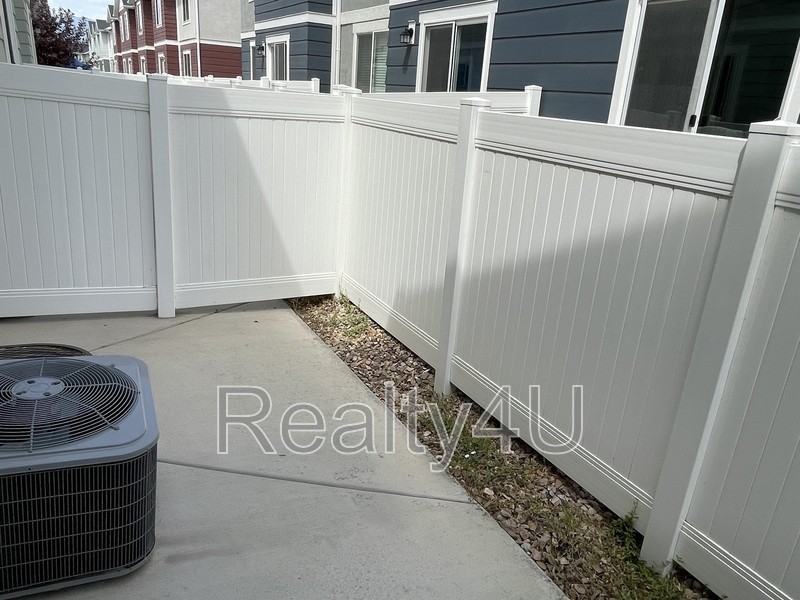 1088 E Waterway Ln - Photo 6 of 17