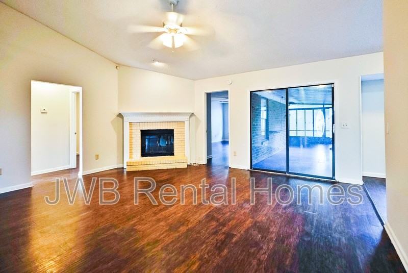 11628 Harts Rd - Photo 6 of 12
