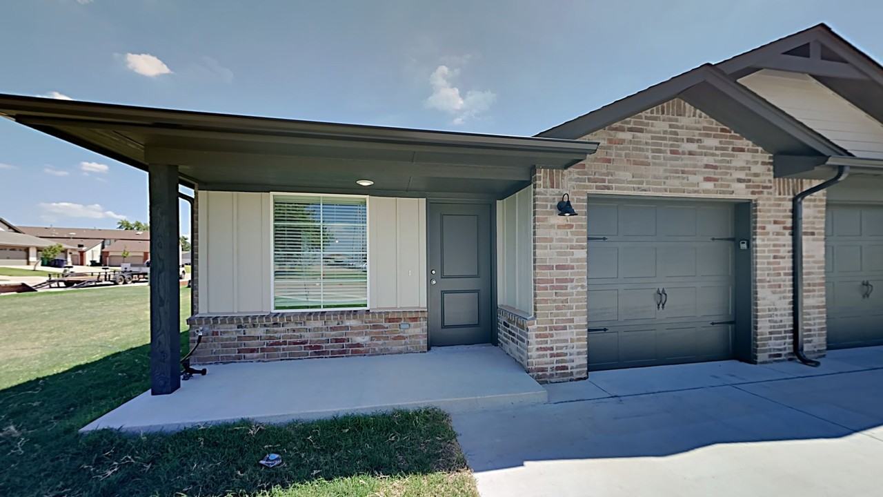 11214 Northstar Ln - Photo 2 of 15
