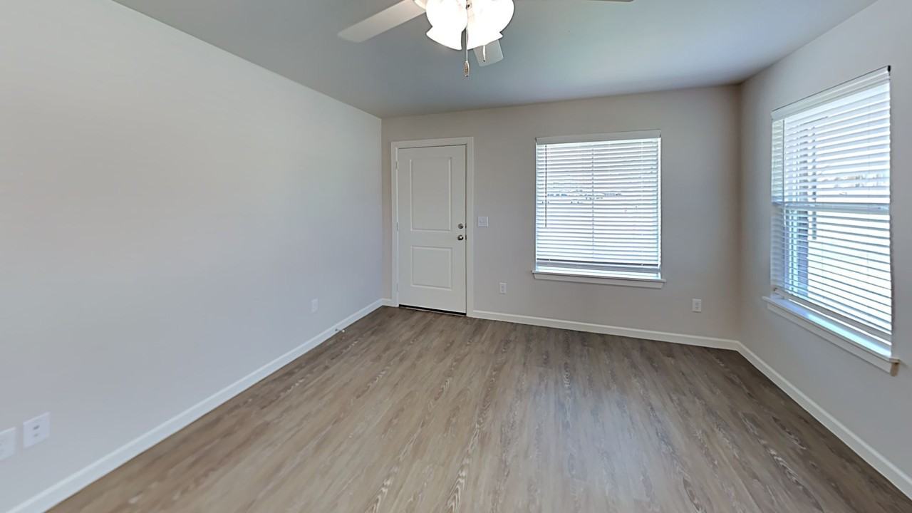 11214 Northstar Ln - Photo 4 of 15