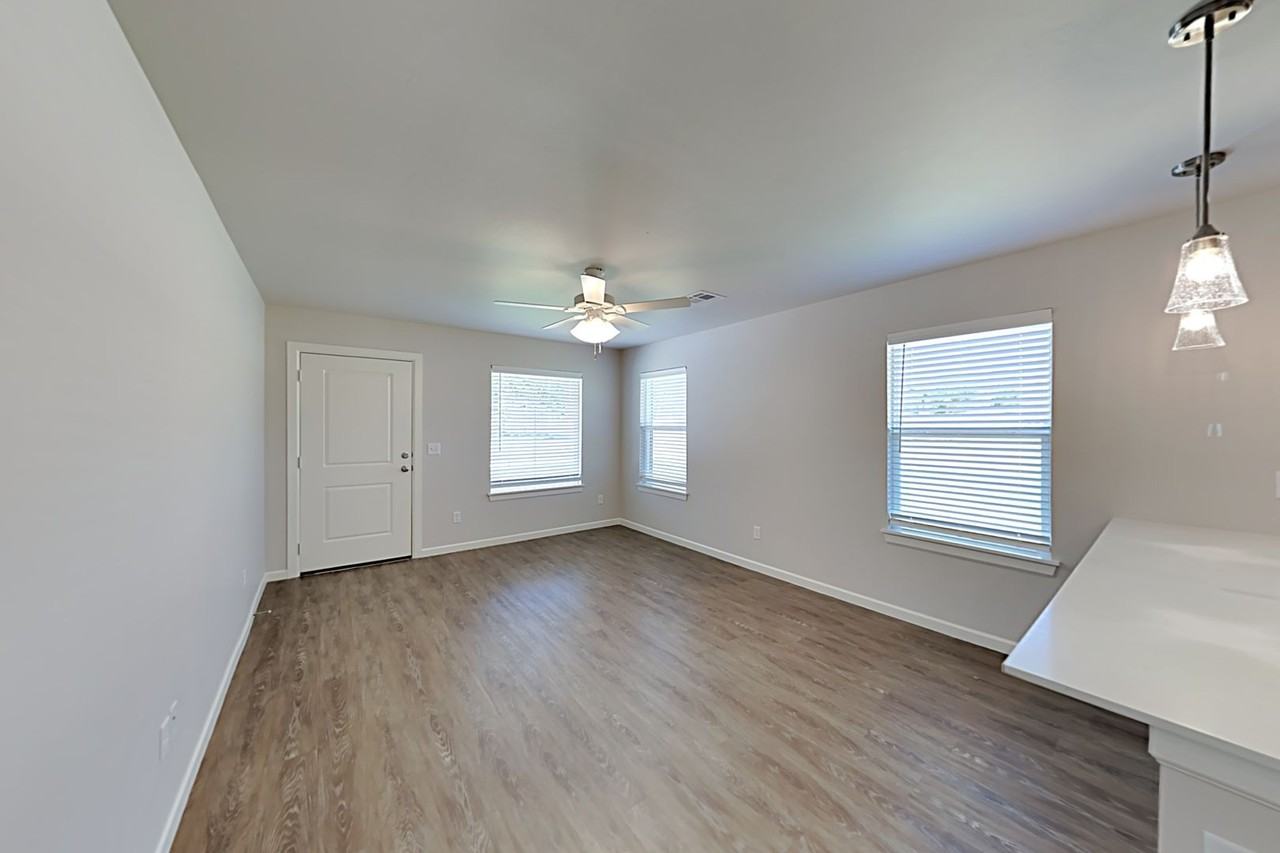 11214 Northstar Ln - Photo 5 of 15