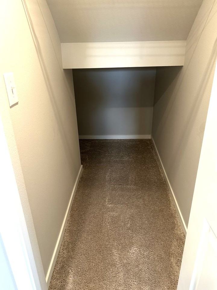 18505 Alpine Way E - Photo 7 of 24