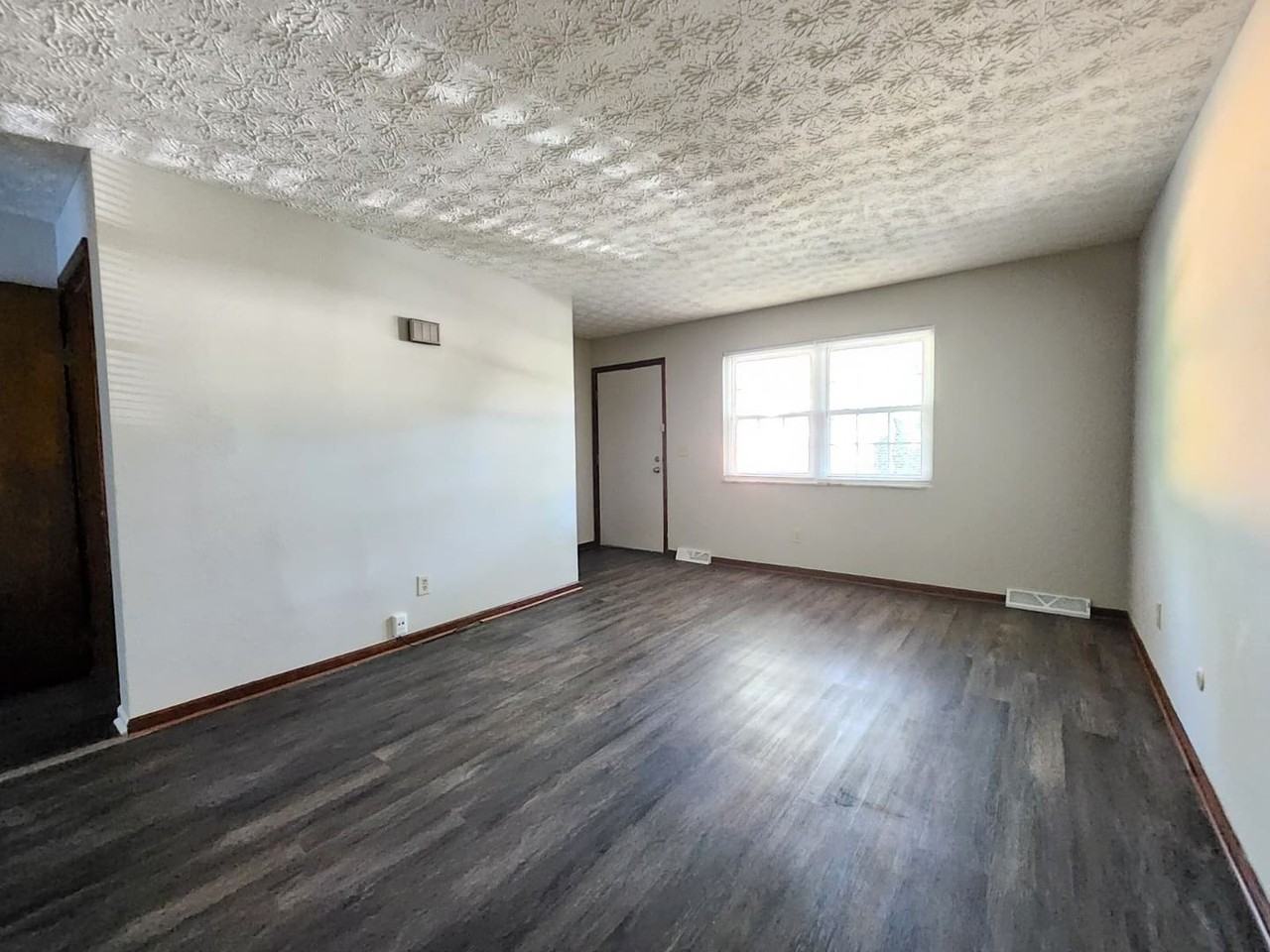 2724 Blendon Woods Blvd - Photo 4 of 25