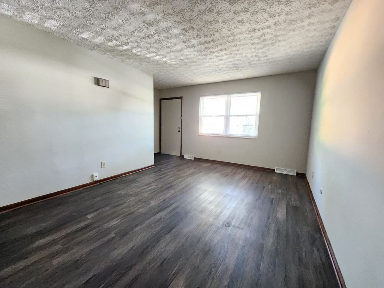 2724 Blendon Woods Blvd - Photo 5 of 25