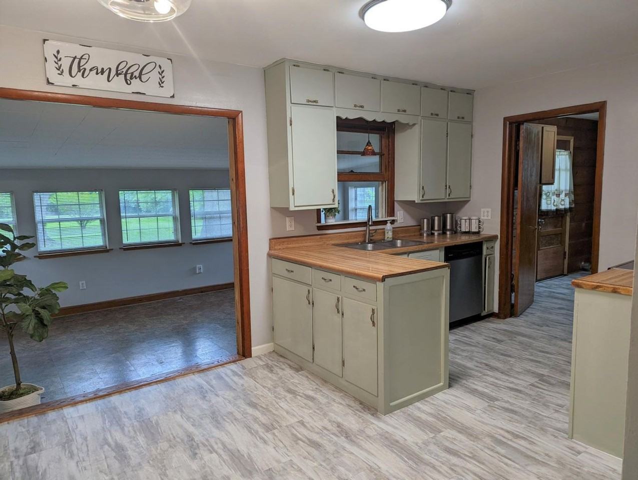 1701 S Madaline Ter - Photo 4 of 5