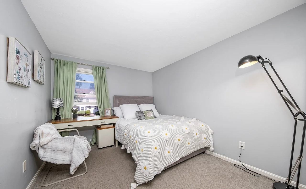 870 Harrison St - Photo 4 of 4