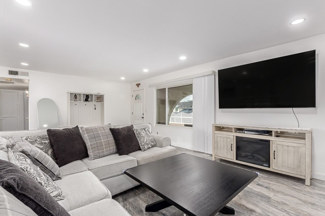 1853 W Plata Ave - Photo 4 of 24