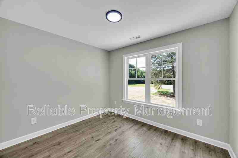 501 B H Parrish Rd - Photo 6 of 13