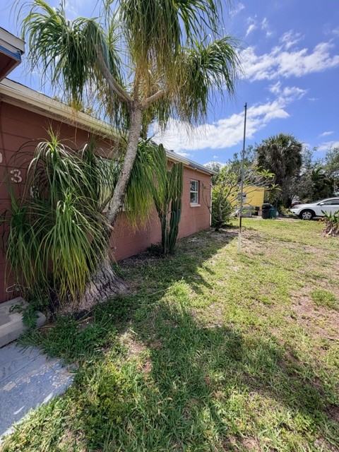 936 Lakeview Dr - Photo 2 of 18