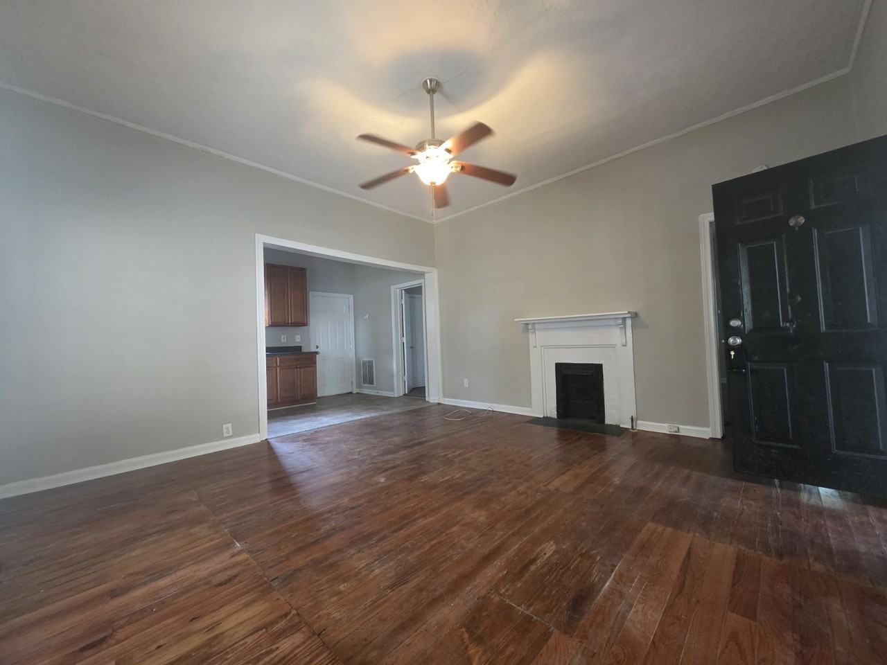 127 Pike St - Photo 7 of 16