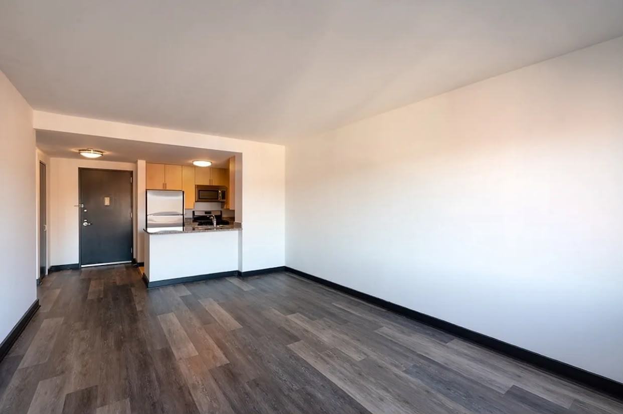 15330 89th Ave - Photo 3 of 4