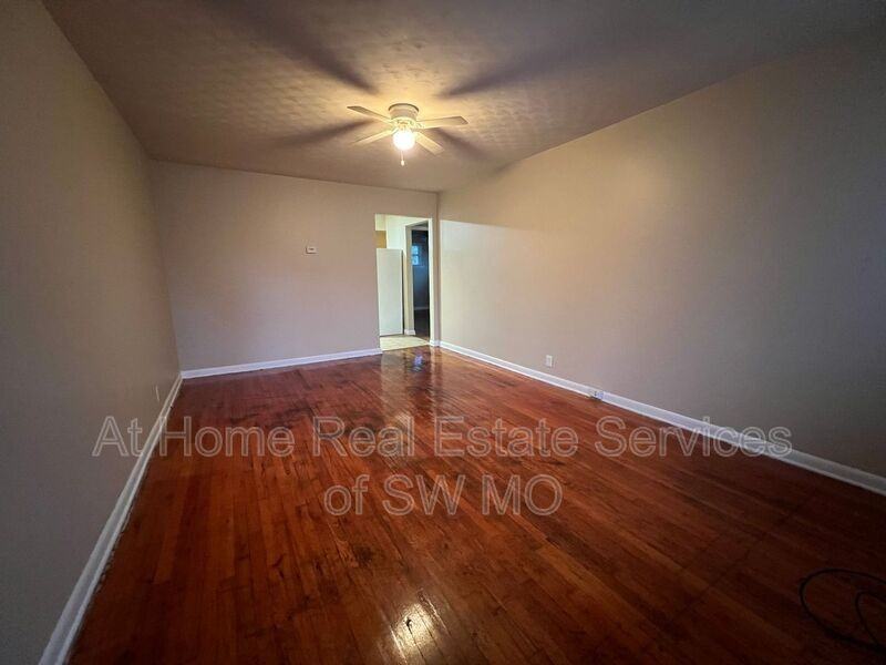 116 E Anderson St - Photo 2 of 8