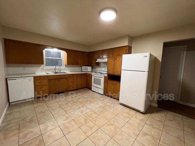 116 E Anderson St - Photo 4 of 8