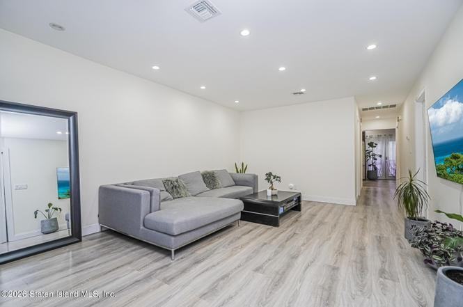330 Isabella Ave - Photo 6 of 35