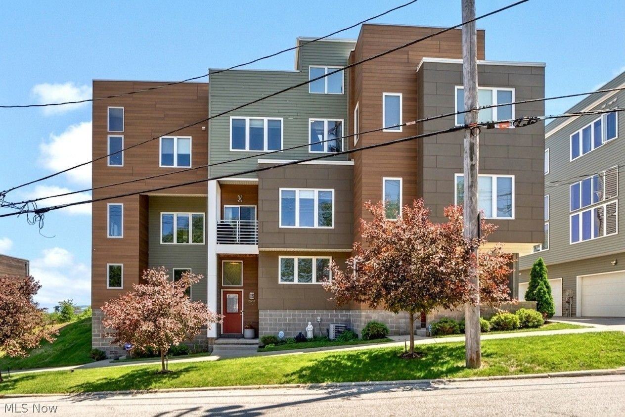 1313 W 54th St