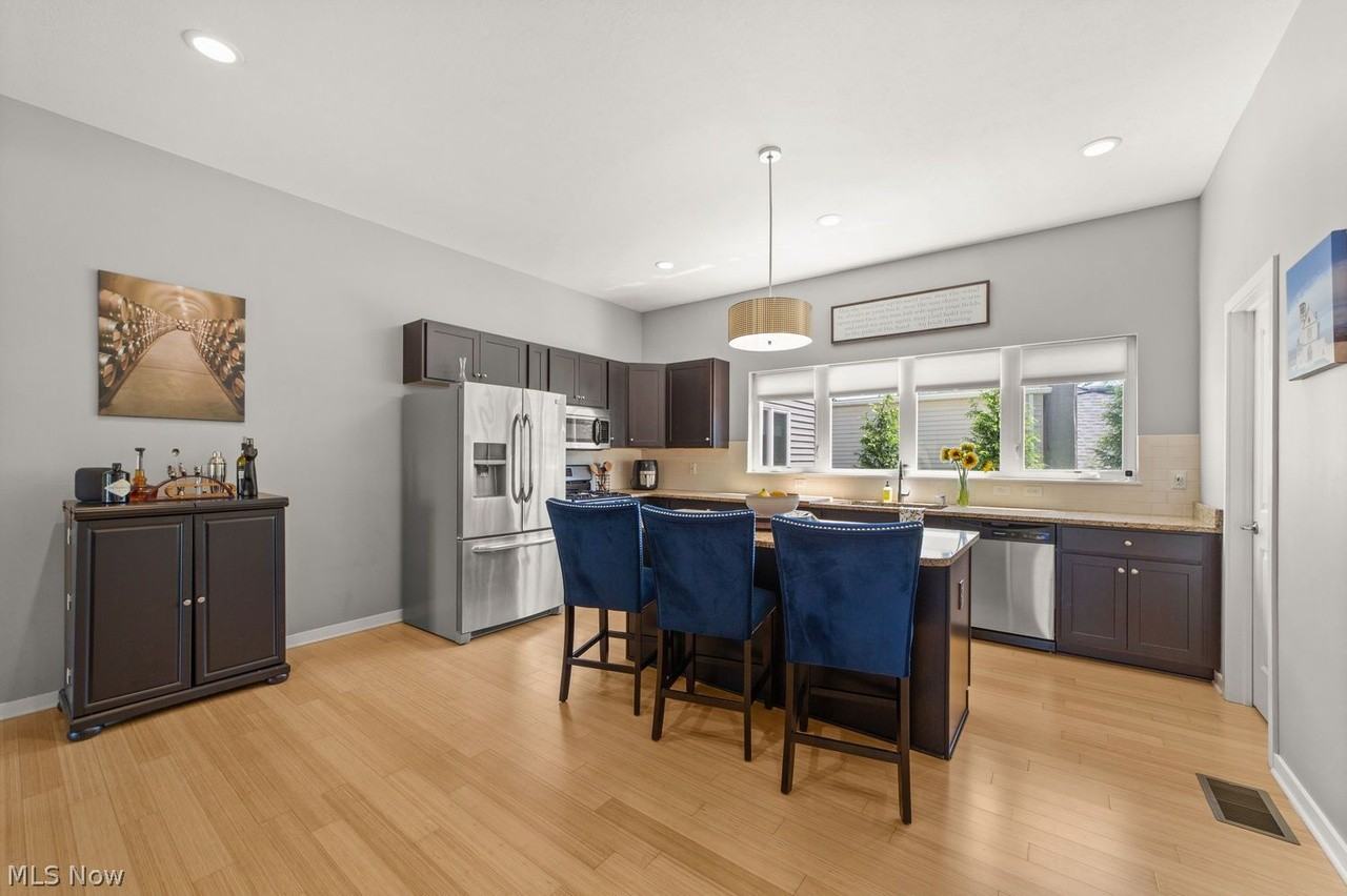 1313 W 54th St - Photo 4 of 32