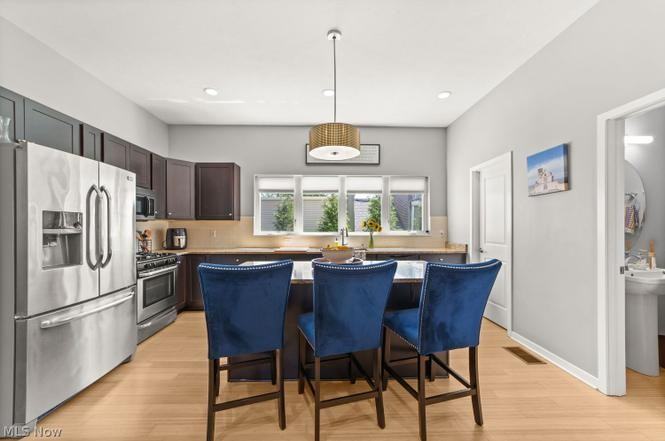1313 W 54th St - Photo 5 of 32
