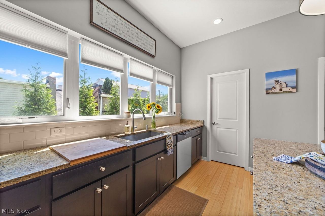 1313 W 54th St - Photo 7 of 32