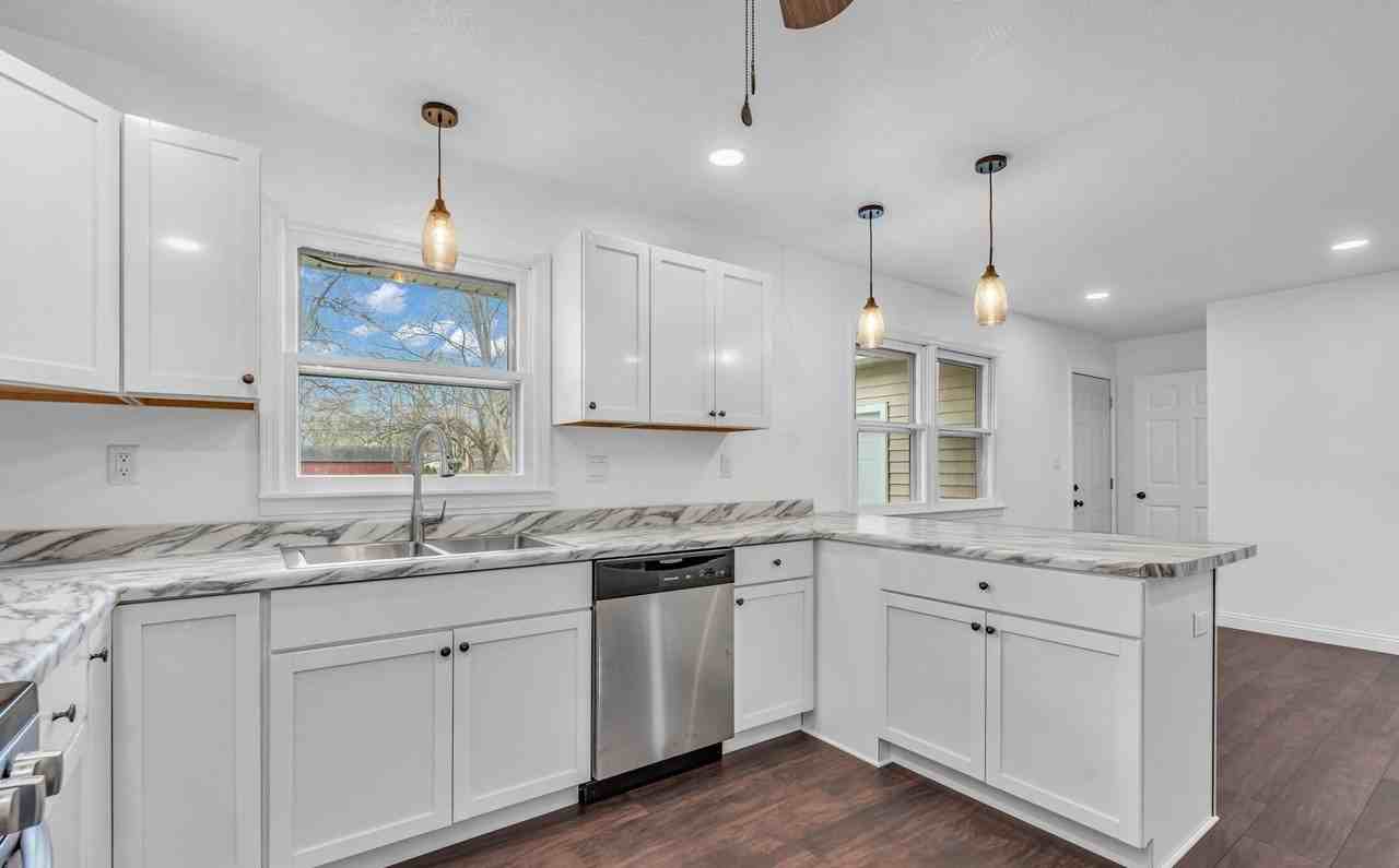 3448 Rost Dr - Photo 6 of 32