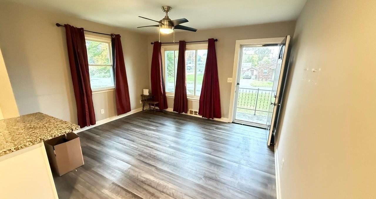 2516 Elmhurst Ave - Photo 3 of 16
