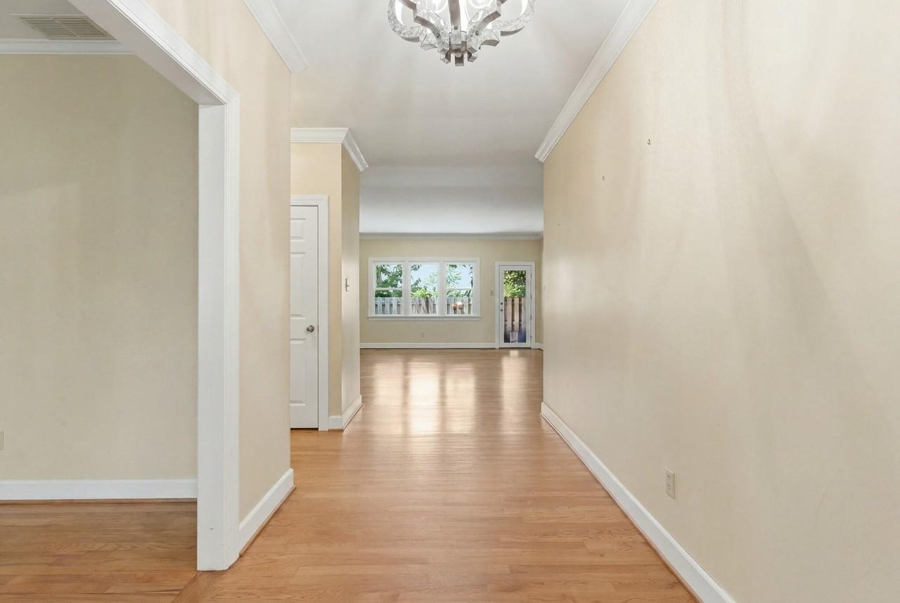 2917 Tabor Oaks Ln - Photo 5 of 32