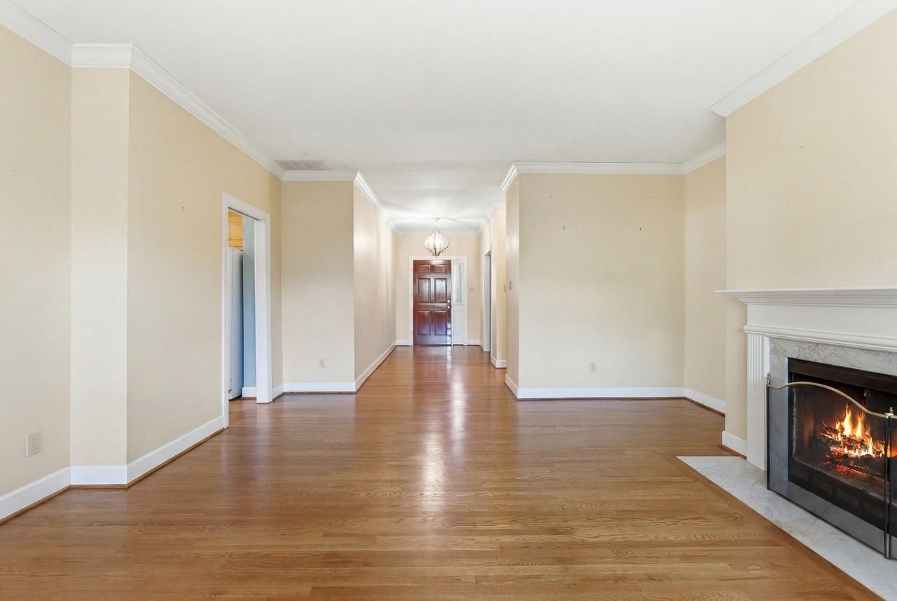 2917 Tabor Oaks Ln - Photo 6 of 32
