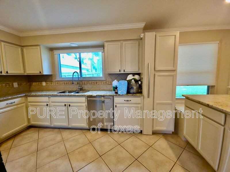 7425 Dallas Dr - Photo 7 of 26