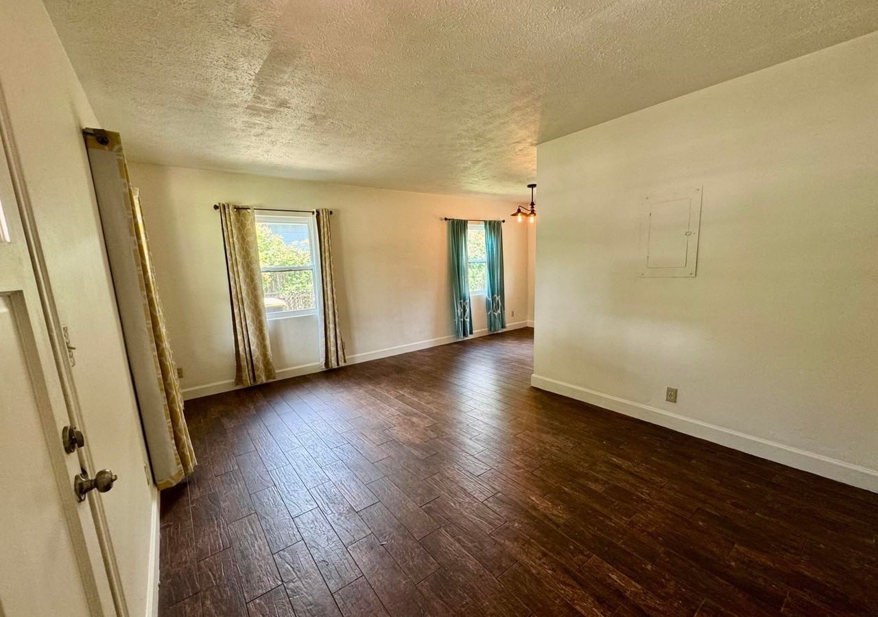 3207 Dellwood Ave - Photo 6 of 21
