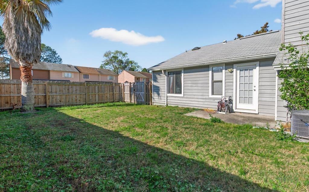 11263 Shady Glen Dr - Photo 2 of 34