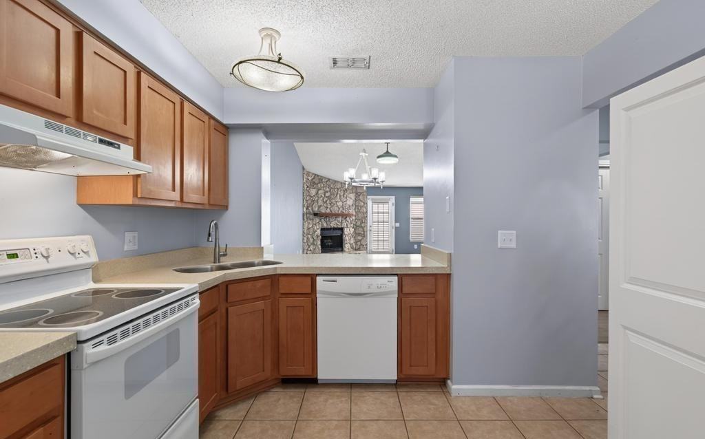 11263 Shady Glen Dr - Photo 6 of 34
