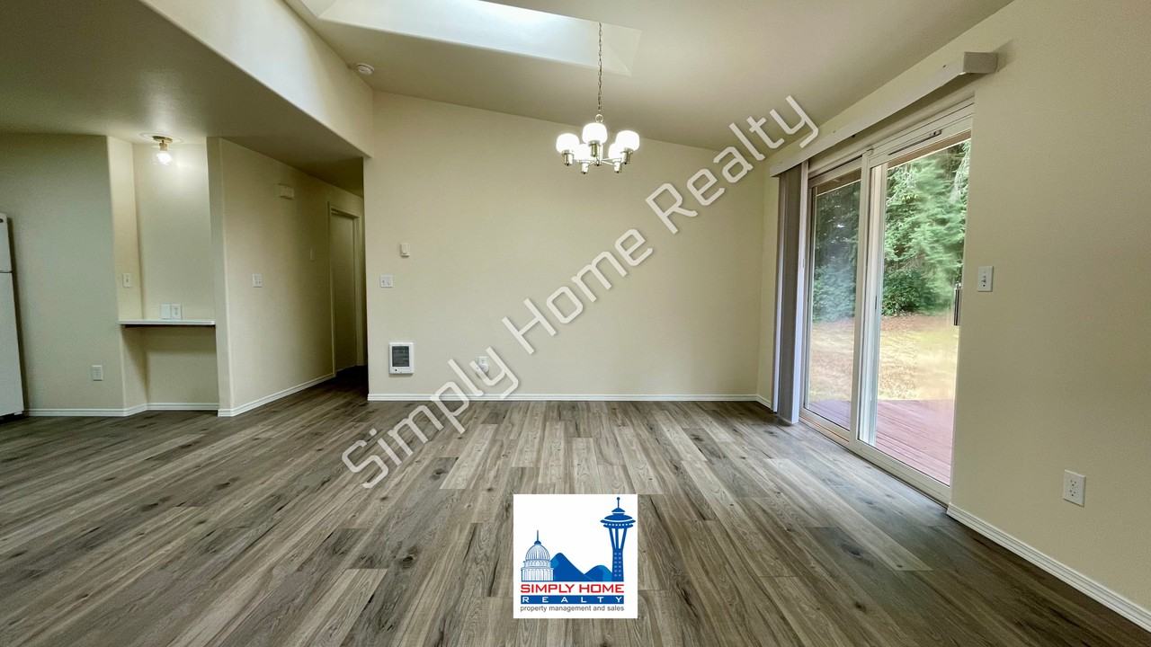 9041 Steilacoom Rd Se #B - Photo 4 of 25