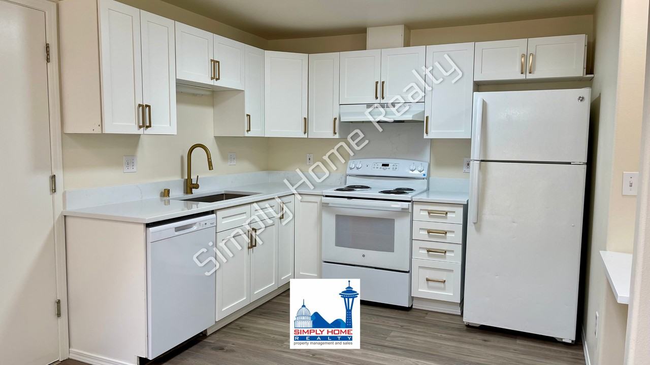 9041 Steilacoom Rd Se #B - Photo 6 of 25