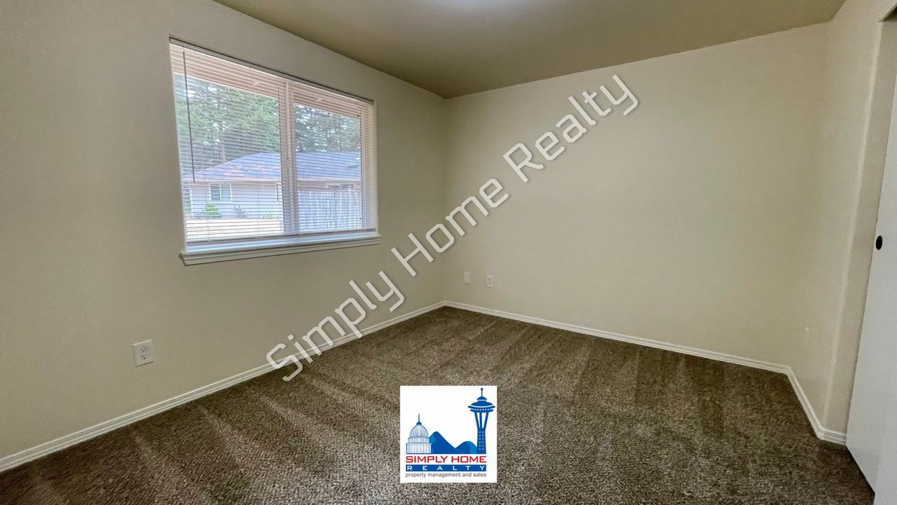 9041 Steilacoom Rd Se #B - Photo 7 of 25