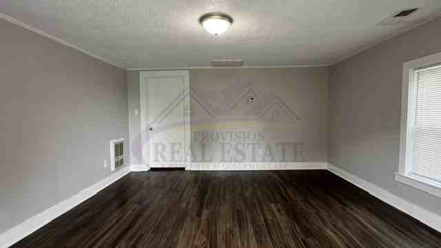 725 Highland Ave Nw - Photo 2 of 12