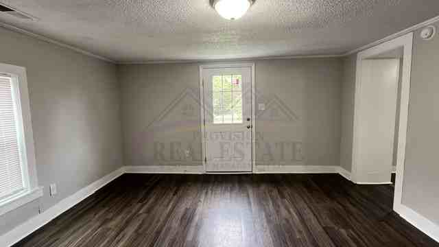 725 Highland Ave Nw - Photo 3 of 12