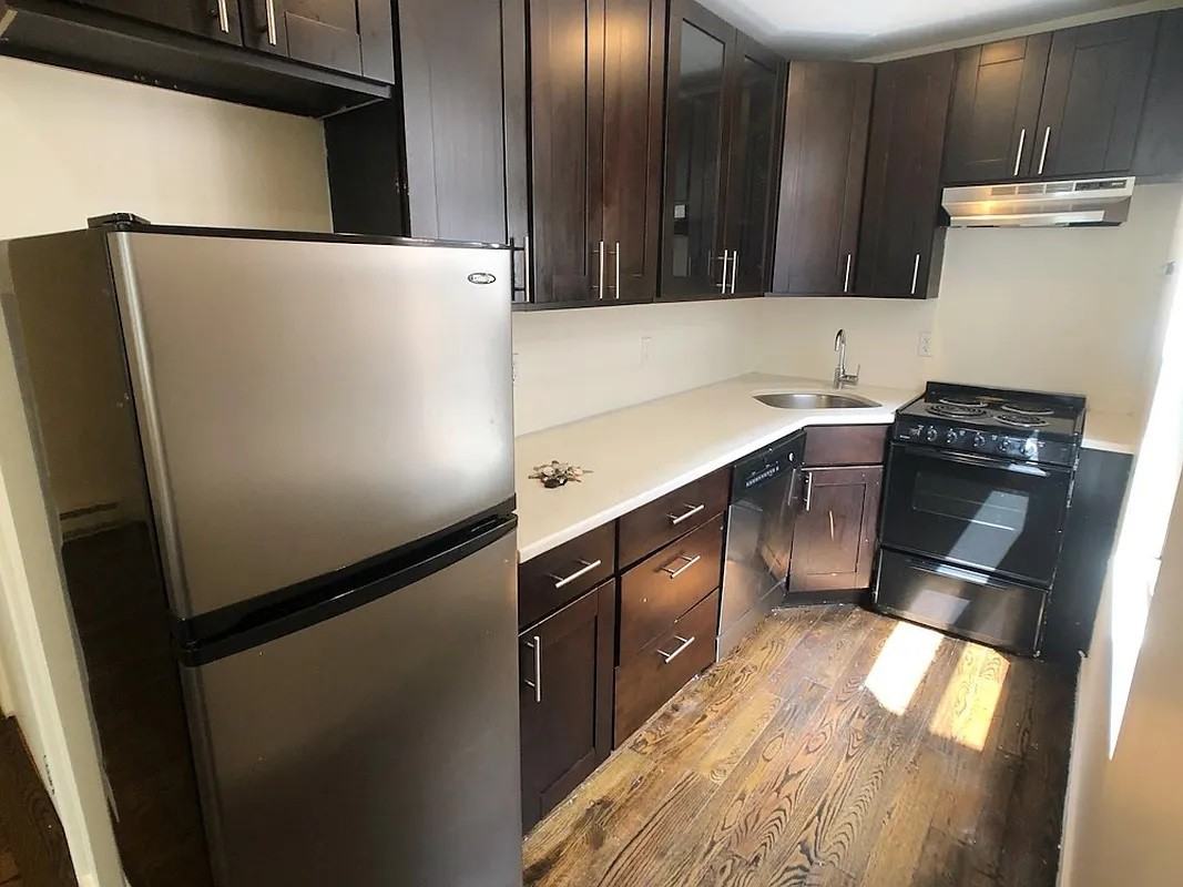 61 Herbert St #3B - Photo 3 of 4