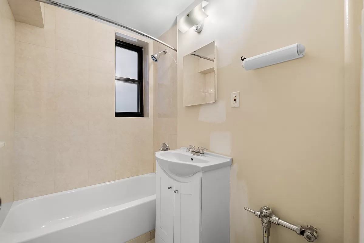 2226 76th St #A1 - Photo 3 of 5