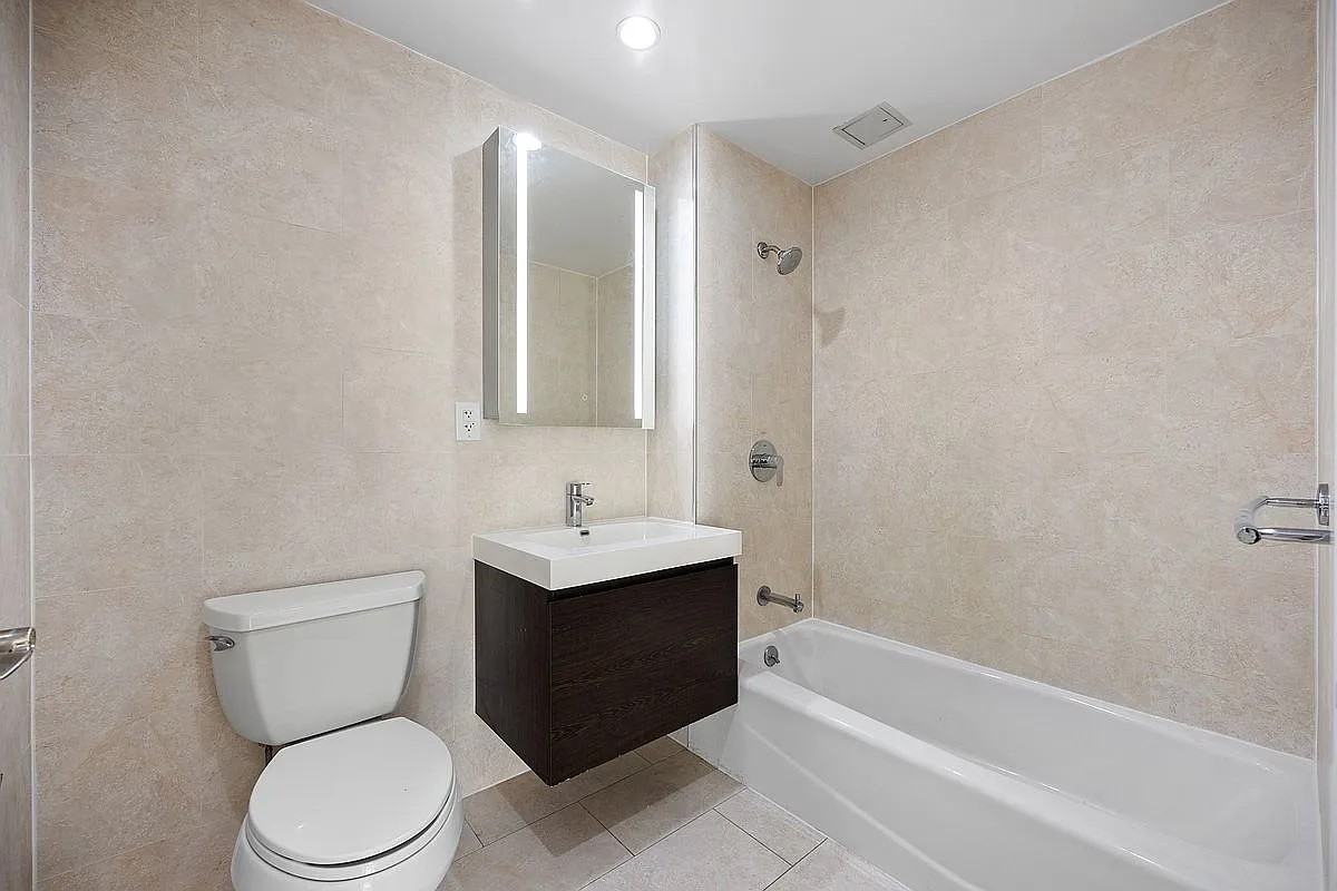 121 Portland St #605 - Photo 2 of 5