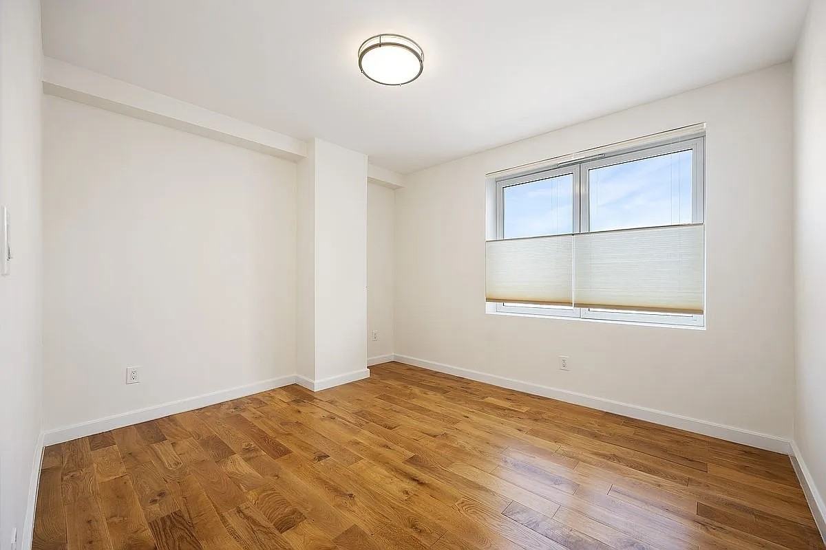 121 Portland St #605 - Photo 3 of 5