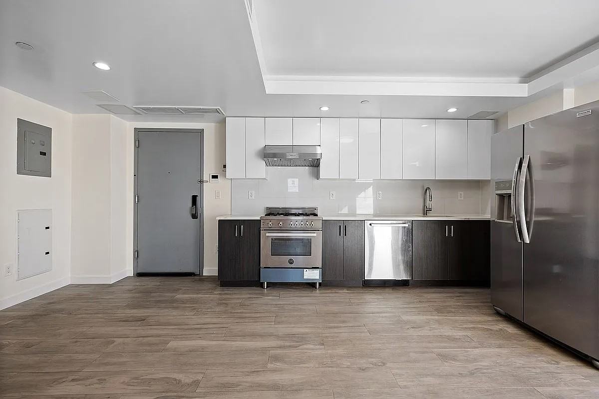 121 Portland St #605 - Photo 5 of 5