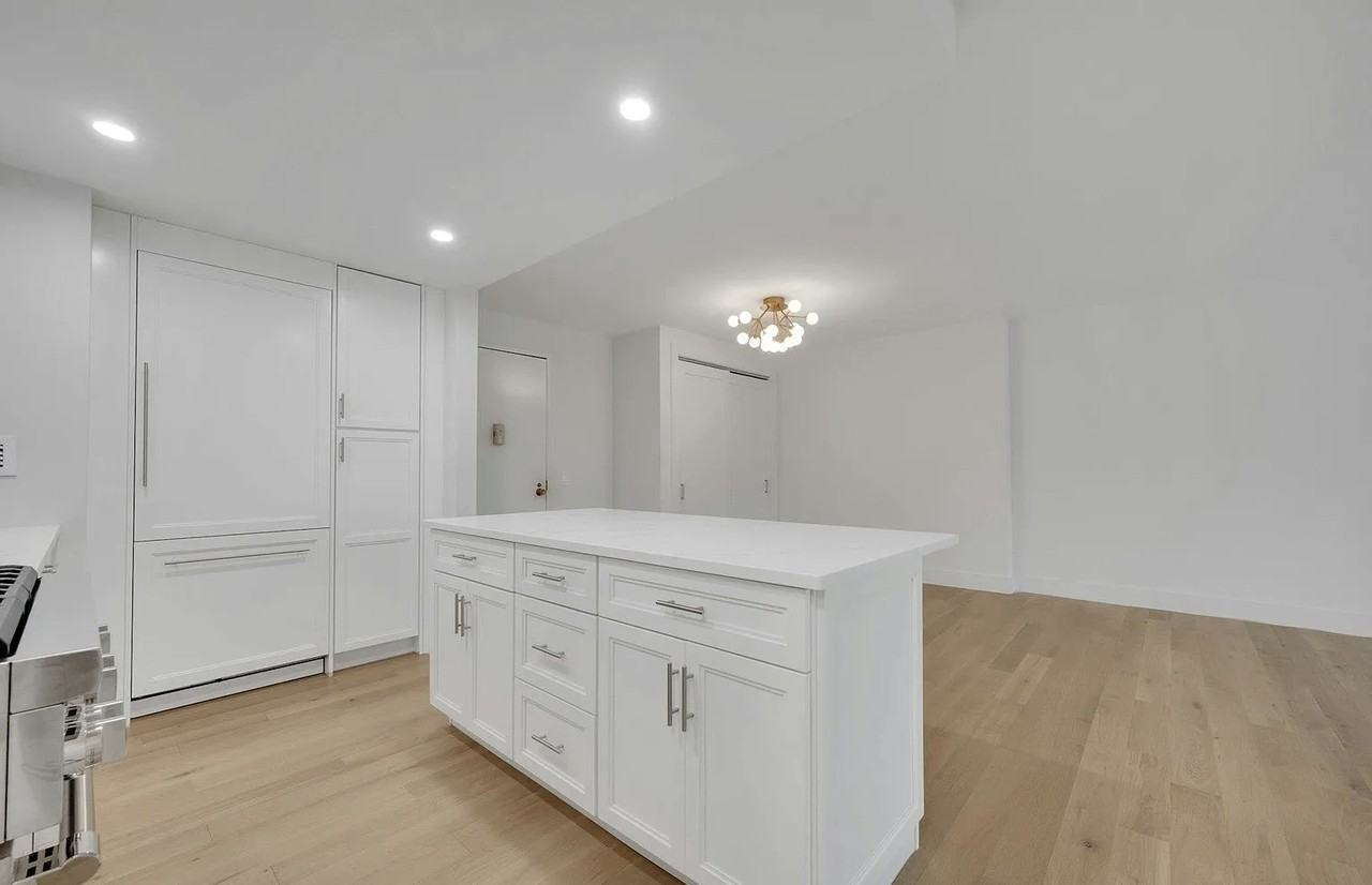 1270 North Ave #2D - Photo 3 of 11