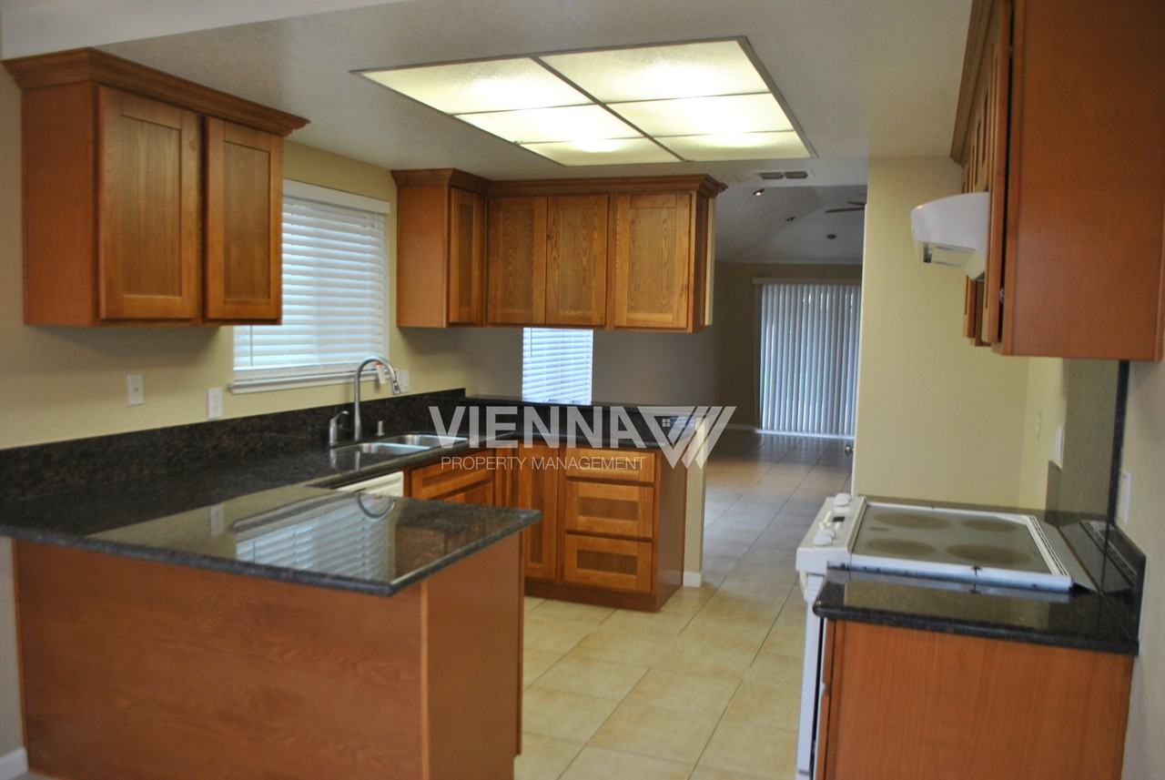 4073 N Country Dr - Photo 4 of 33