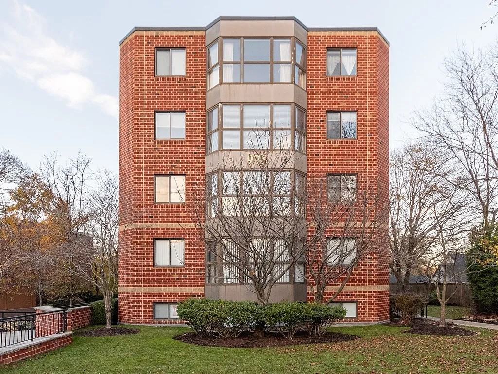 975 Massachusetts Ave #403