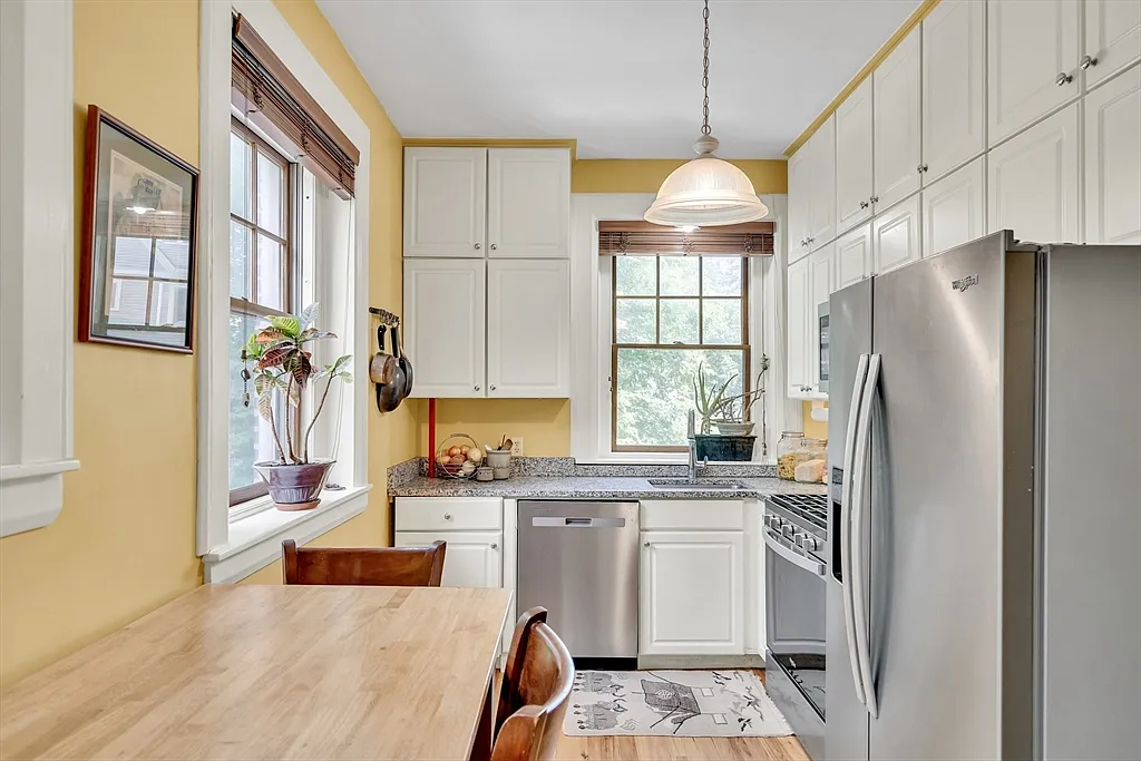169 Washington St #10 - Photo 4 of 17