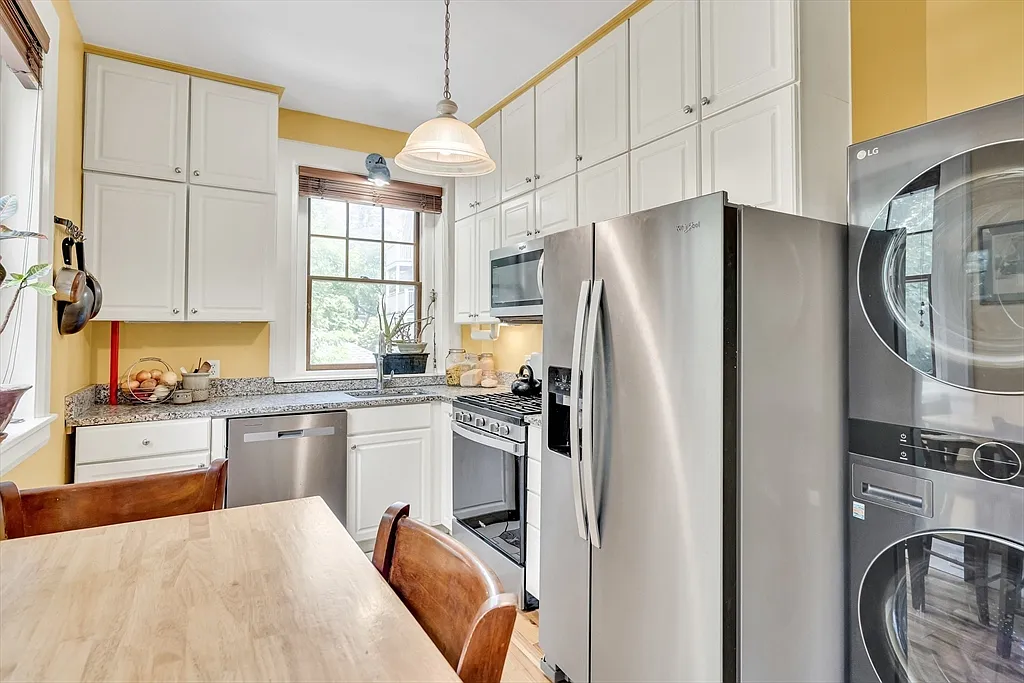 169 Washington St #10 - Photo 5 of 17