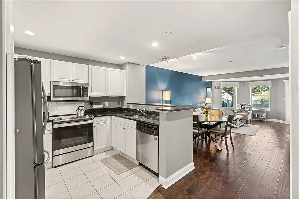 10 Seaport Dr #2107 - Photo 2 of 17