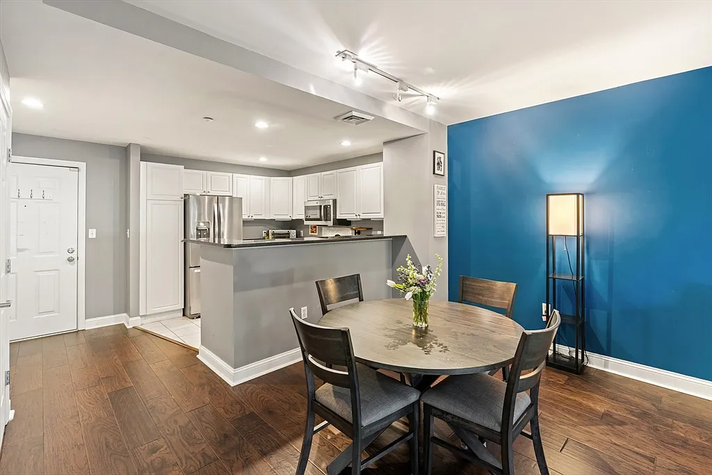 10 Seaport Dr #2107 - Photo 6 of 17