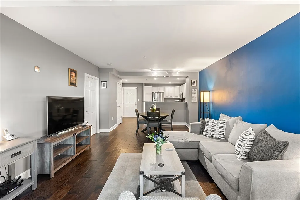 10 Seaport Dr #2107 - Photo 7 of 17