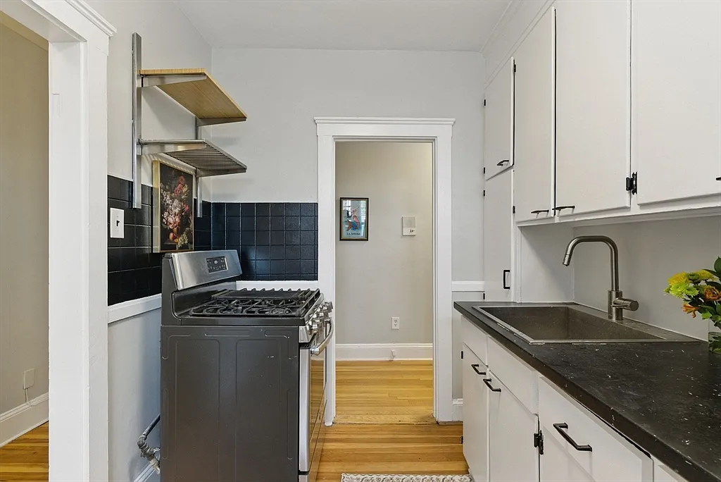 72 Strathmore Rd #10B - Photo 2 of 18